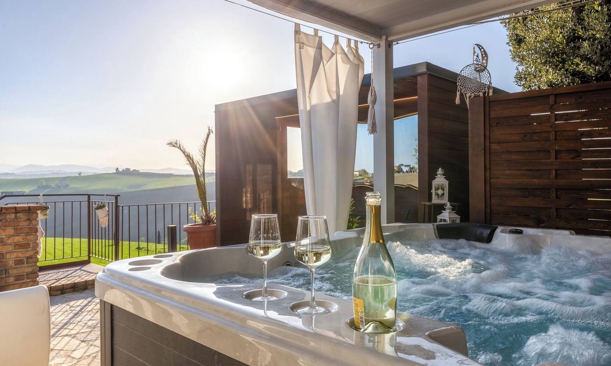 Filottrano Villa | Monte Amato Farmhouse