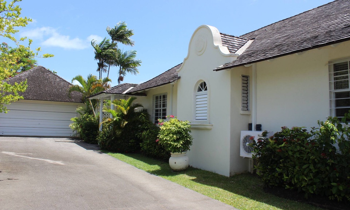 Mount Standfast Villa | Mount Standfast 19, 3 bedroom 3 bathroom, large pool, beach access at Fairmont