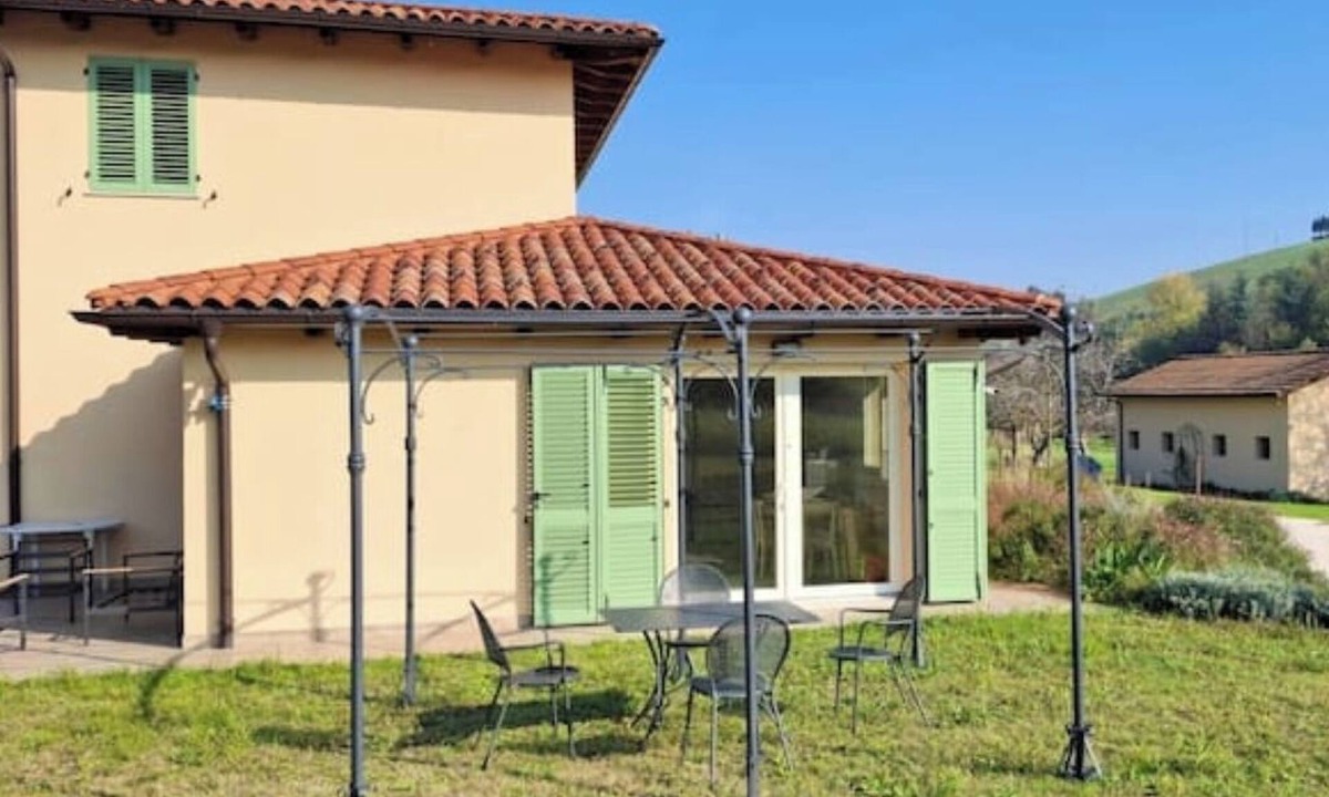 Quartiere Fiorenzuola Apartment | Mulberry Hill: comfort in the early Cesena countryside.