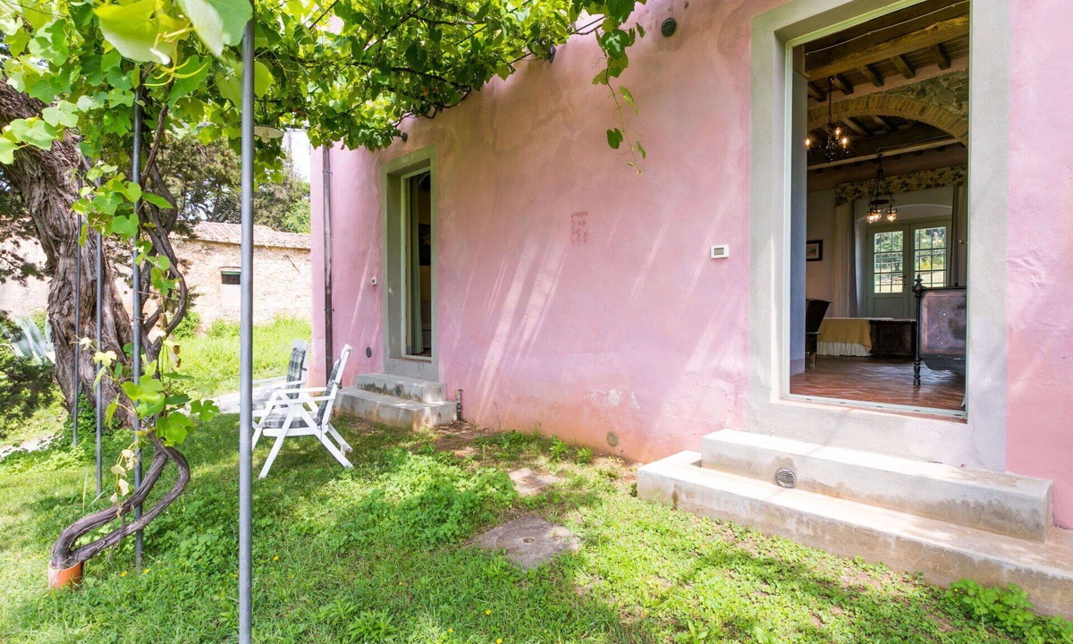 Castiglioncello Apartment | Nice apartment for 7 people with WIFI, pool, A/C, TV, patio, pets allowed and panoramic view