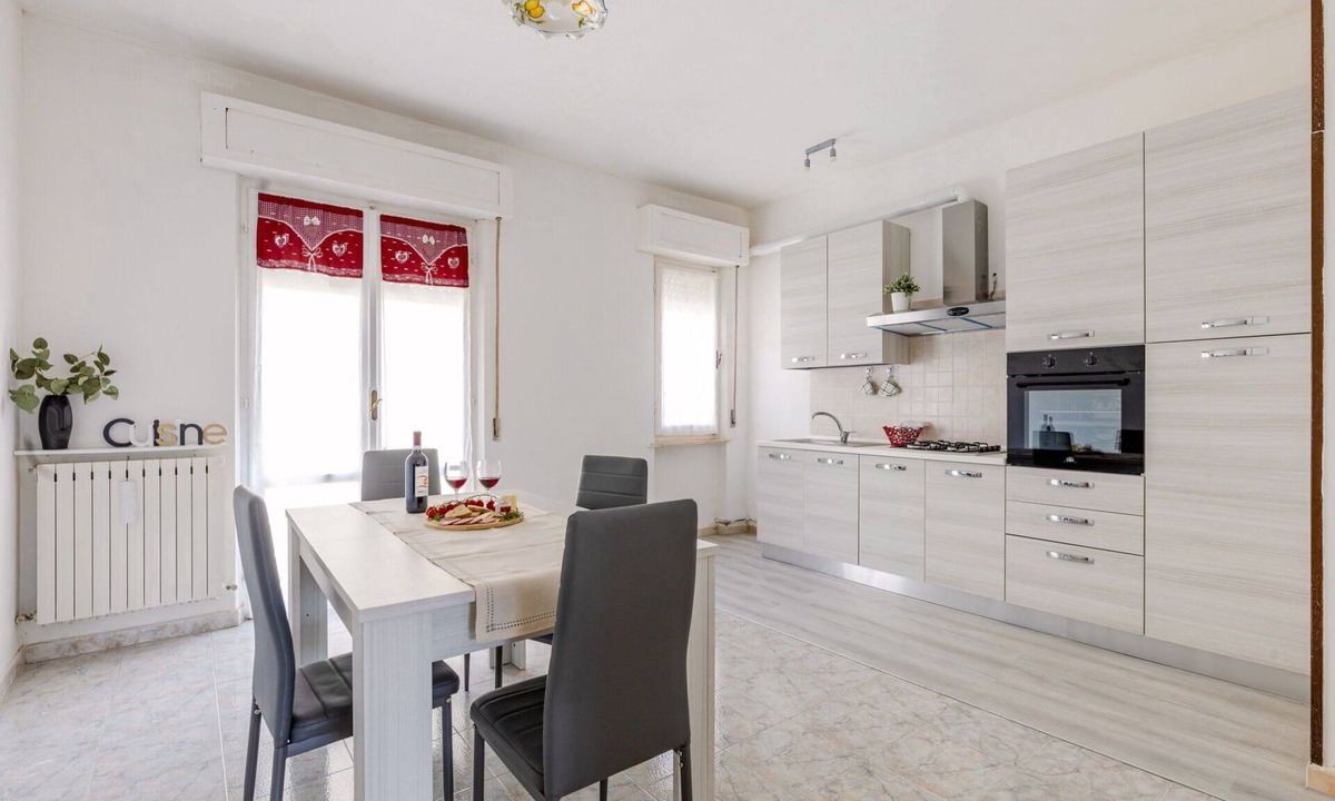 Loreto Apartment | Nice apartment for 5 guests with A/C, WIFI, TV, terrace and panoramic view, close to Porto Recan.