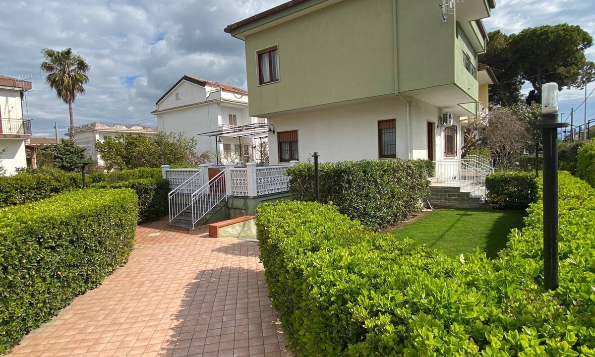 Capaccio Scalo Villa | Oasis of relaxation. between the sea and the wonderful temples of Paestum.