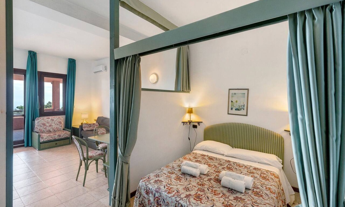 Palinuro Apartment | P.R. Club - Two-Room Apartment Faro 26 with Sea View, Private Terrace and Air Conditioning
