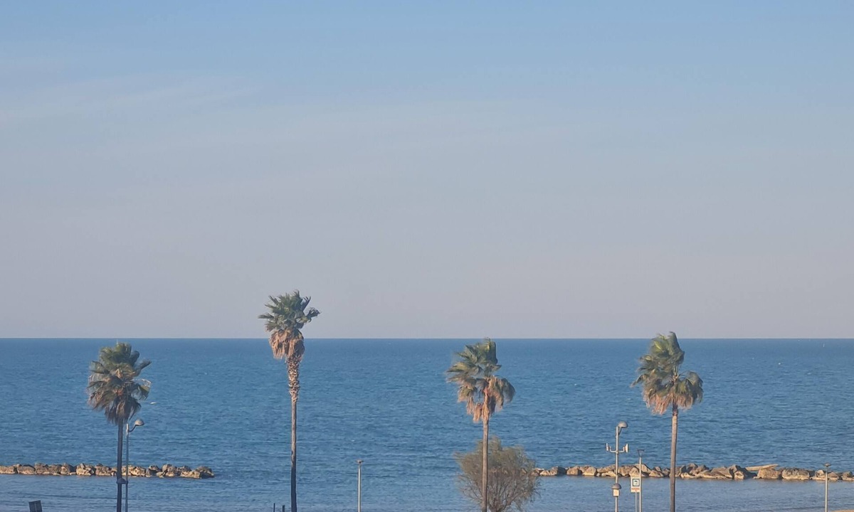 Montesilvano House | PALAZZO FRAC Apartment 50 meters from the sea with sea view terrace
