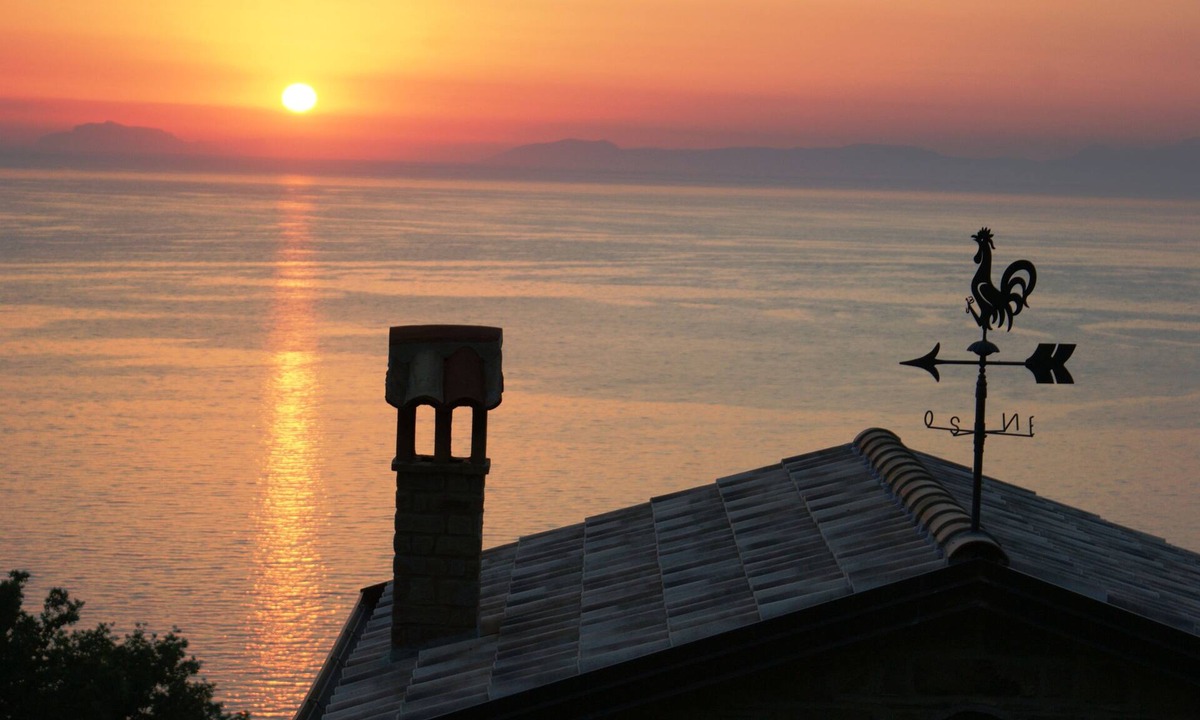 Castellabate Historic Centre Cottage | Panoramic Country House with Sea View in Cilento