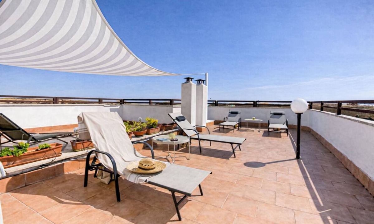 Gianicolo Apartment | Penthouse Retreat with a Stunning Private Terrace in Monteverde