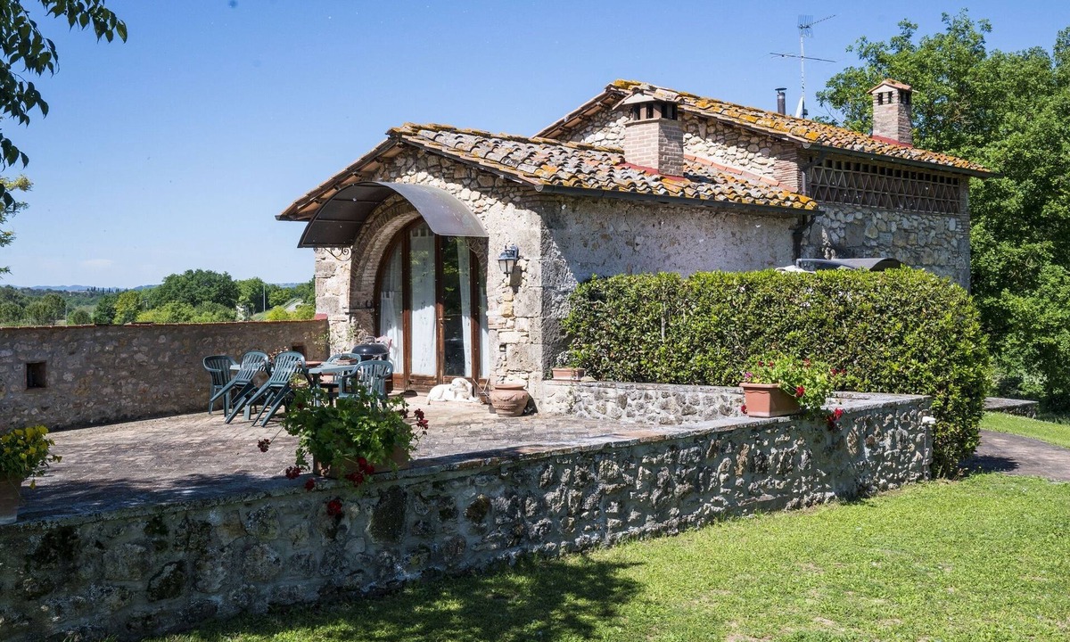 Poggiarello House | Pleasant characteristic hayloft that has been renovated into holiday apartment in a part of the Chianti that is ideal for visiting the most important towns.
