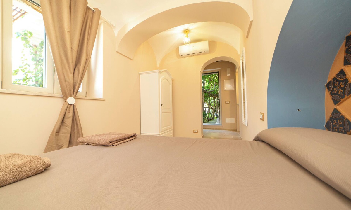 Pontone Apartment | Poggio Angelarosa: double room in lemon garden on the hills of the Amalfi Coast