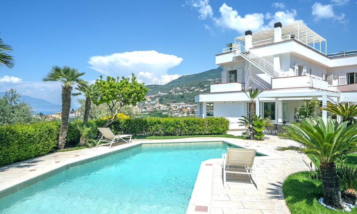 Vico Equense Villa | Private Villa with A/C, WIFI, private pool, hot tub, TV, terrace, panoramic view, close to Sorrento
