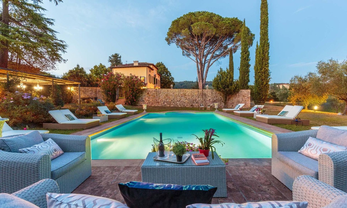 Lucca Villa | RENAISSANCE WINERY VILLA AMONG THE VINEYARDS, 9 BEDROOMS, 7 BATHS, WIFI, AIR CON