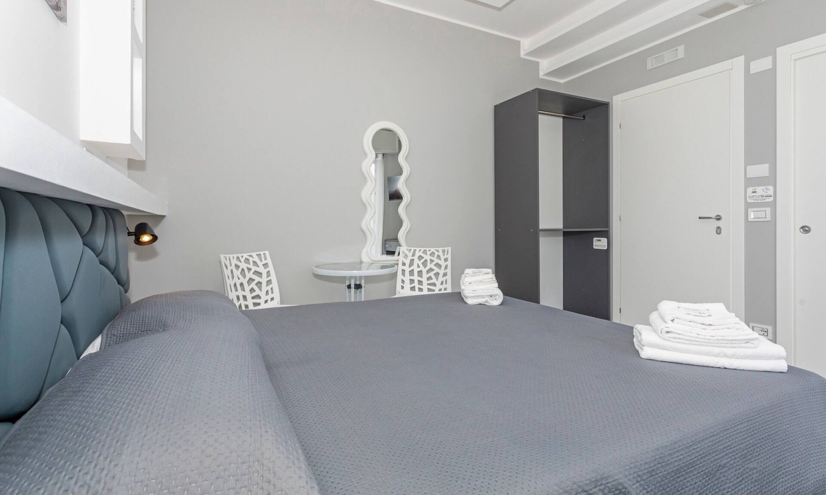 Monte Po-Nesima-San Leone-Rapisardi Apartment | Room 'Dolce Relax - Comfort' with Balcony, Wi-Fi and Air Conditioning
