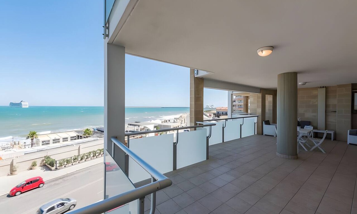 Municipio 3 Apartment | Rosato 60-Sea View Apartment with Terrace, Wi-Fi, and Air Conditioning
