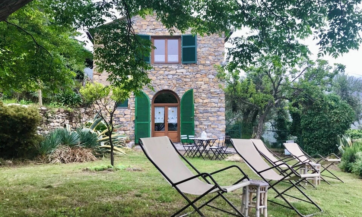 Gazzelli House | Rustic farmhouse with breathtaking views and sunny garden 12 km from the sea