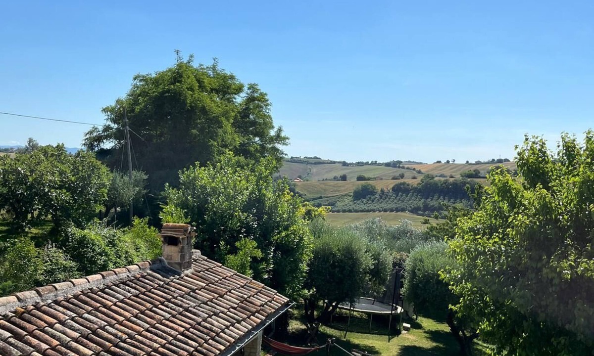 Ponte Rio House | Rustic villa nestled in the Marche hills 10 minutes from the beach.
