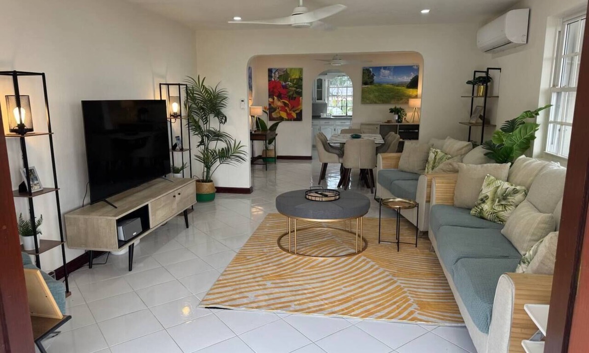 Fitts Village Condo | Sea views, spacious 2 bed apt 6 mins walk to beach