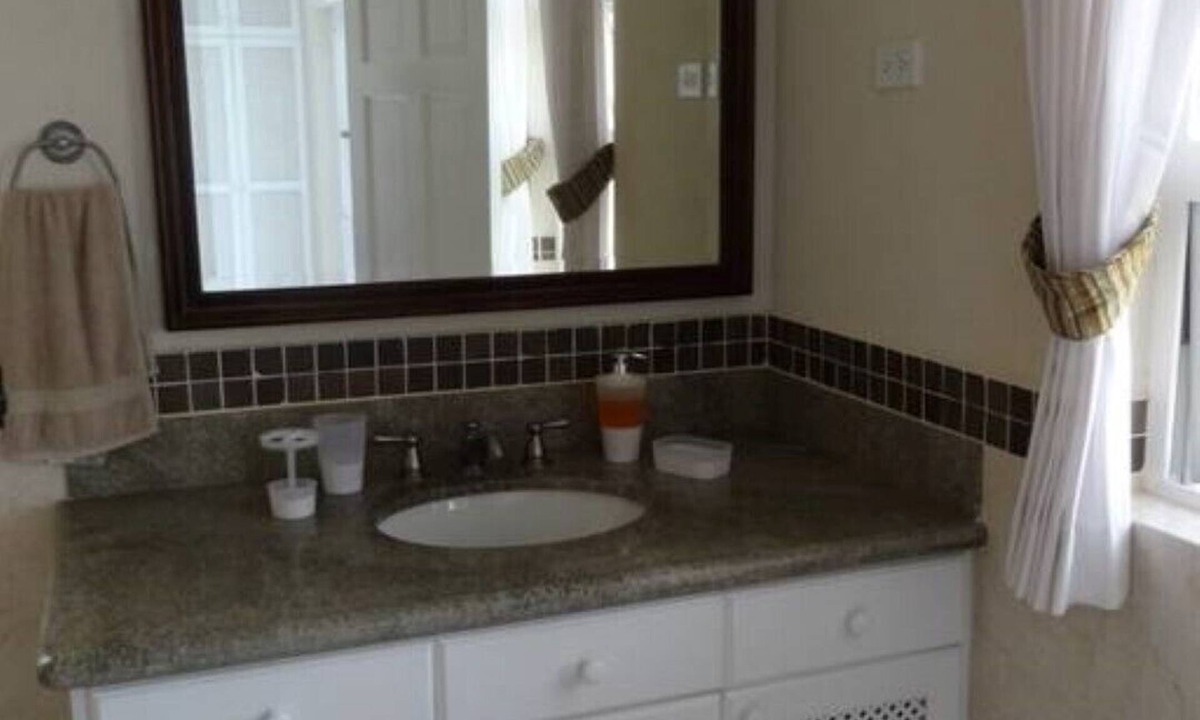 Sion Hill Apartment | South House Top Plantation 2 bed