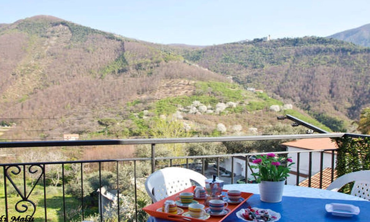 Piazza-Tralia-Pendolo Apartment | Spacious apartment near Amalfi, Sorrento&Pompeii.Special offers for 2 people