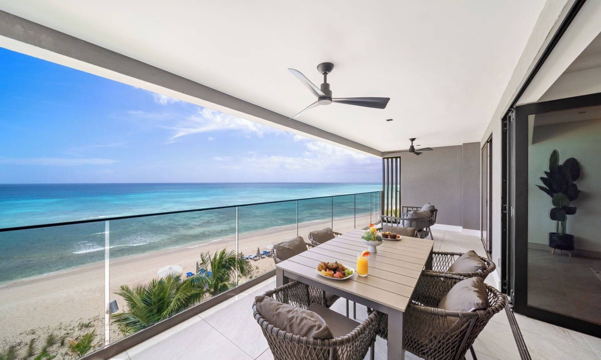 Brighton Apartment | Stunning High Floor Luxury Beachfront Condo - Allure 402