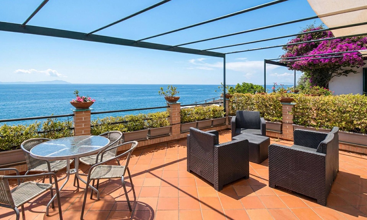 Raito Apartment | Stunning apartment in Vietri sul Mare (Raito with house sea view