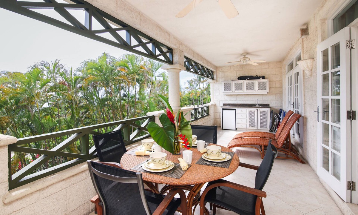 Prospect Villa | Sunset Ocean Views | 3-Bed Villa, Private Terrace, Pool – Steps to Beach