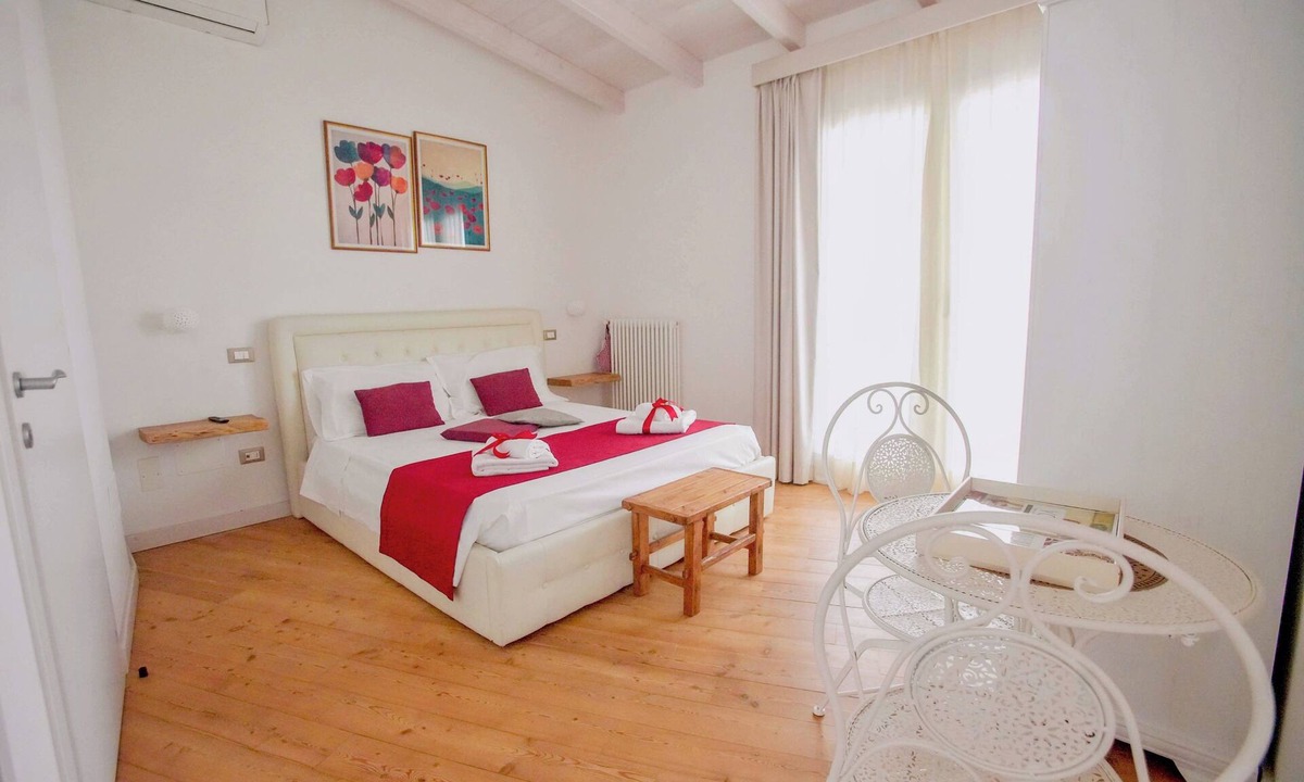 Castromediano Bed & Breakfast | Three elegant rooms with private bathrooms for the perfect stay