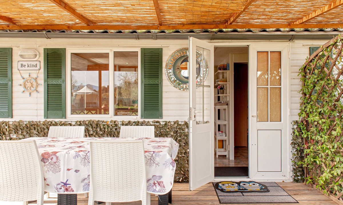 San Piero a Grado House | Vacation Home 'Oasis on the River 2' with Garden, Terrace & Wi-Fi
