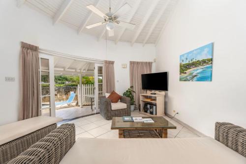 Lascelles Villa | Vida Mejor-Waterfall