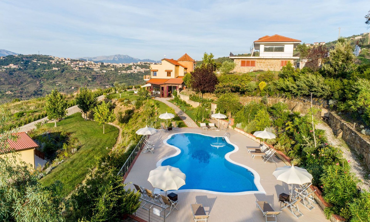 Laureana Cilento Villa | Villa Aurora " Villa Grande"