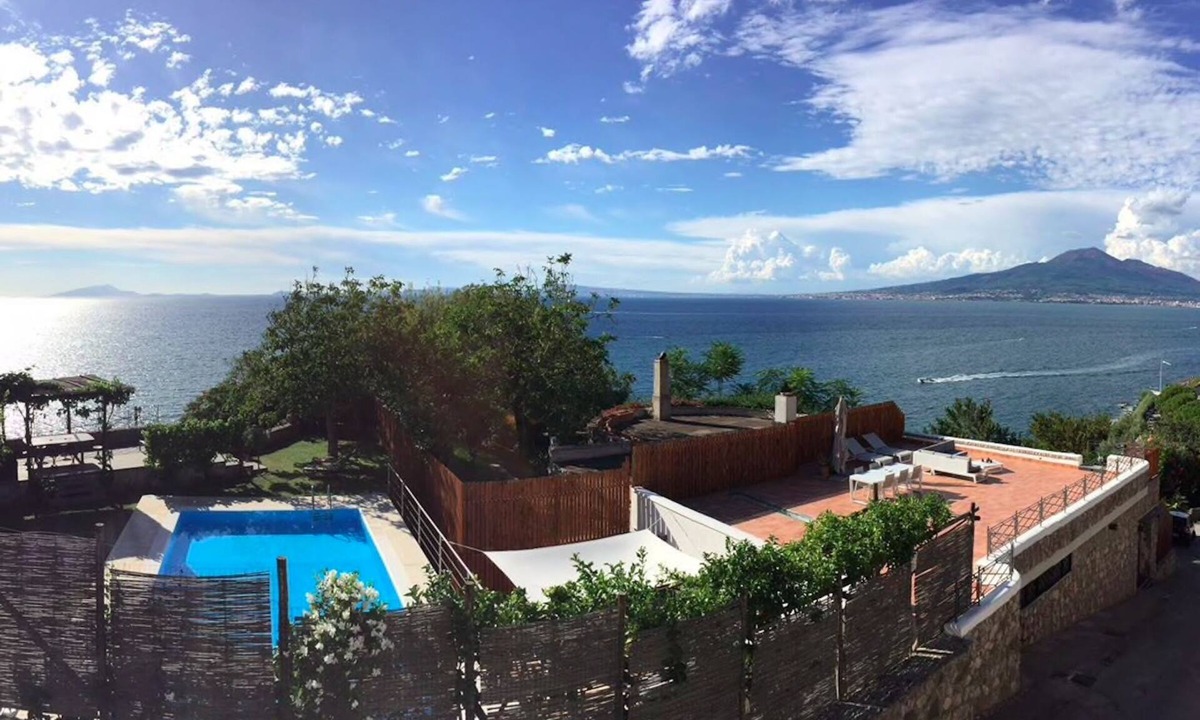 Vico Equense Villa | Villa Bikini, a paradise on the rock steep above the sea with swimming pool.