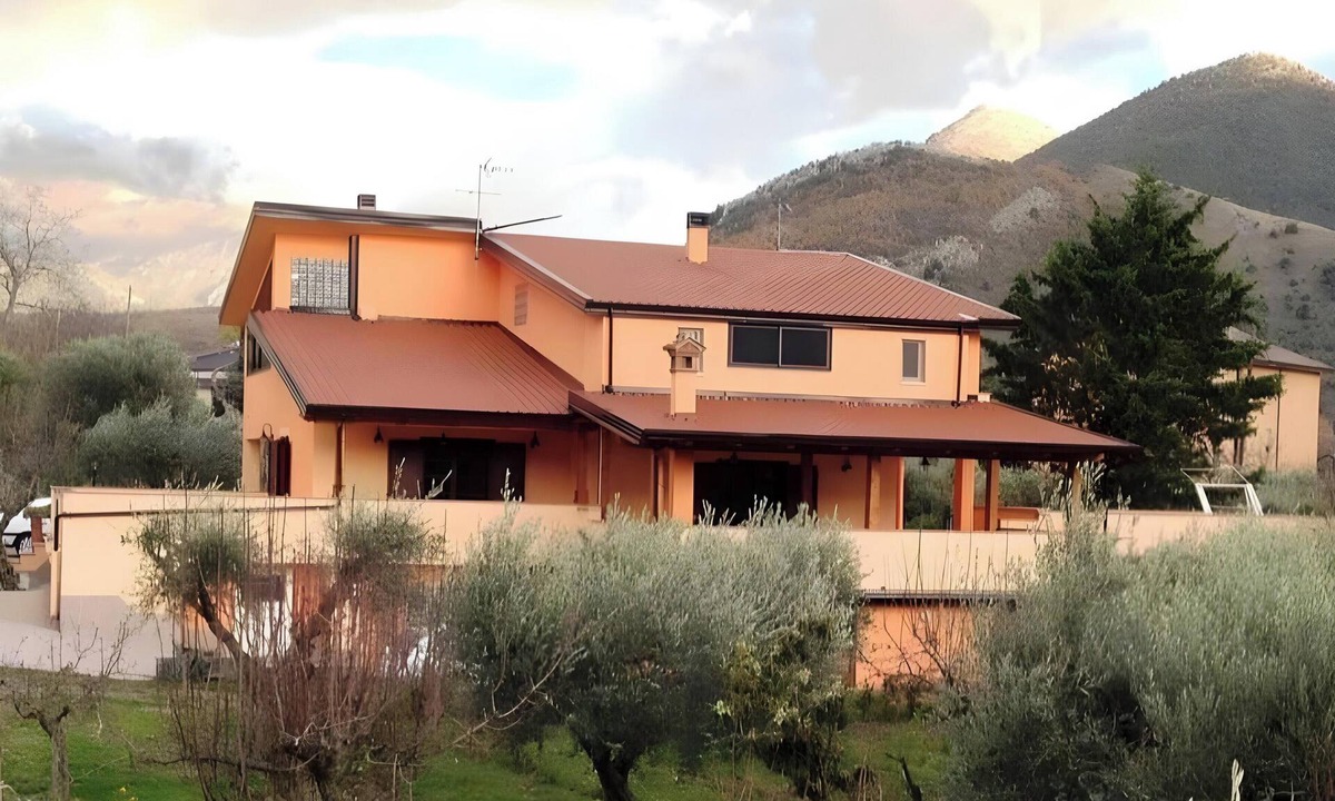 Morano Calabro Apartment | Villa 'Camera Girasole' with Mountain View, Shared Pool and Wi-Fi