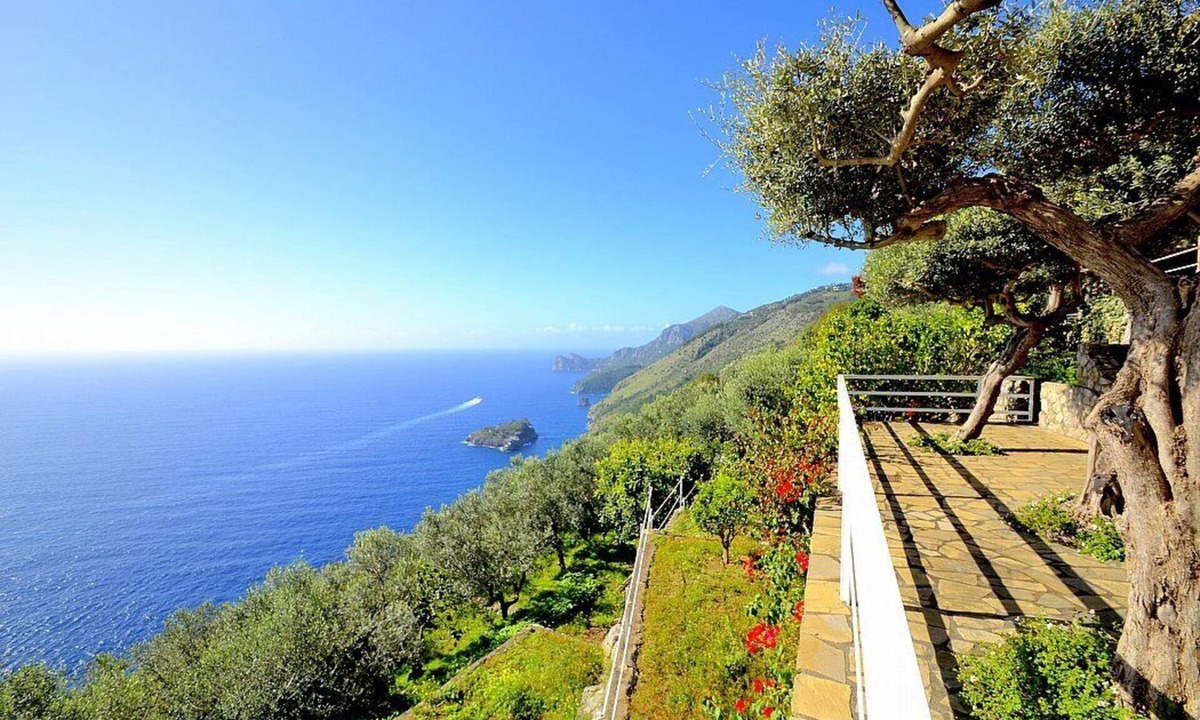 Sant'Agata sui Due Golfi Villa | Villa Irta: A bright and sunny two-story villa built sheer above the sea, with Free WI-FI.