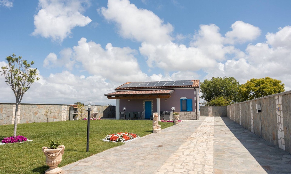 Capaccio Scalo Villa | Villa 'La Casa Vacanza Dei Sogni' with Terrace, Wi-Fi and Air Conditioning