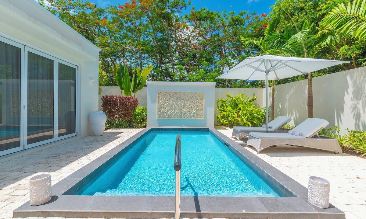 Porters House | Villa Palmier at Porters Place - Private Beach Club by Young Estates