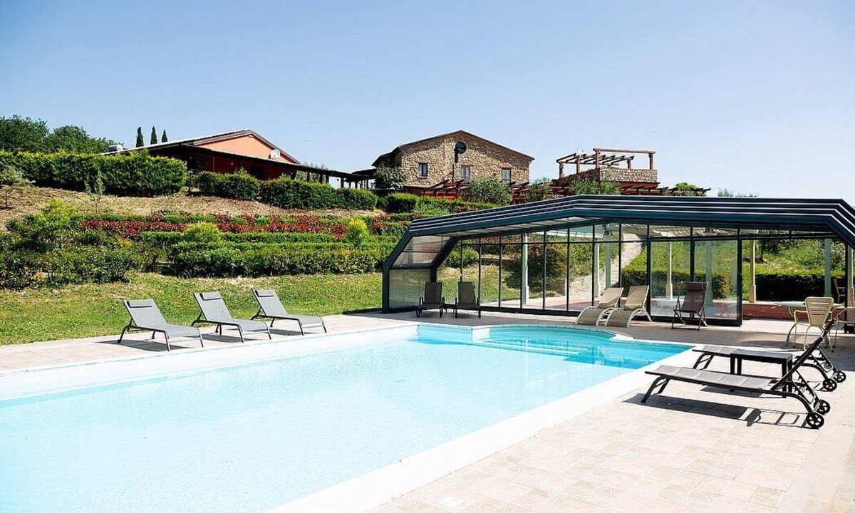 Trivigno Villa | Villa Petruzia: A spacious and welcoming two-story residence surrounded by the greenery and facing the Dolomiti Lucane mountains, with Free WI-FI.