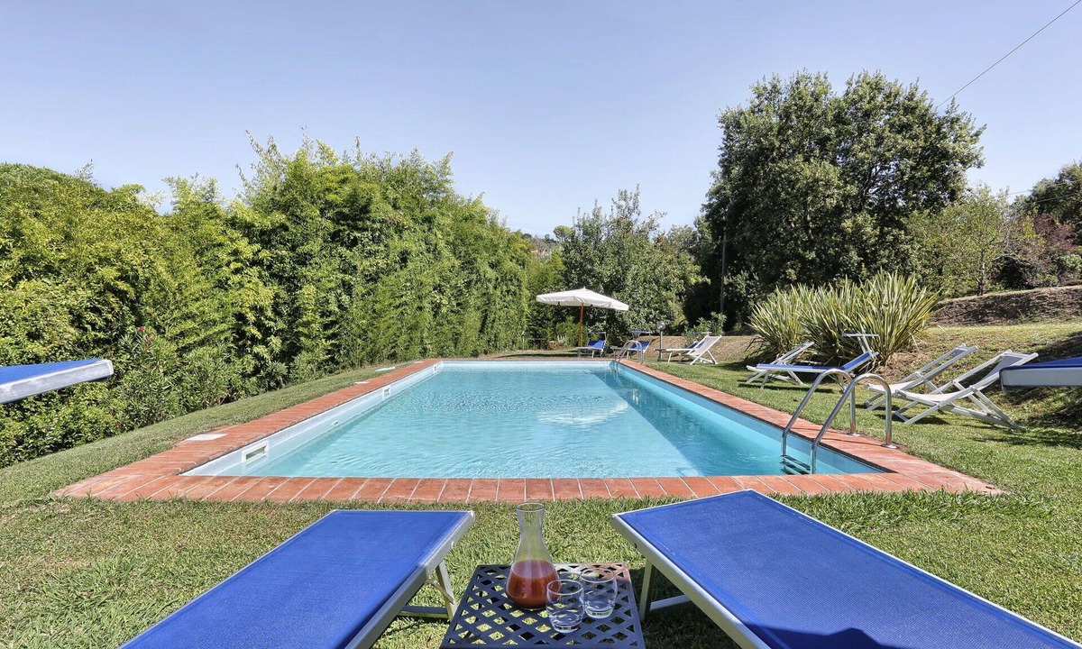 Lucca Villa | Wonderful private villa for 12 guests with A/C, WIFI, private pool and TV, close to Lucca