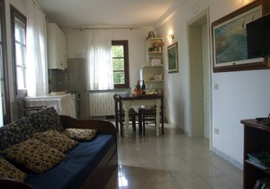 Erica' flat with shared pool in Sassetta