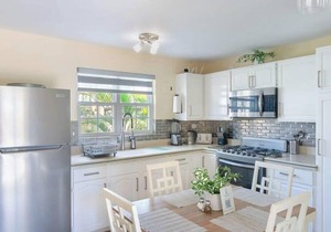 Near Dover Beach Apt with Patio, Garden, and BBQ