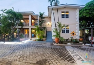 Private Porch Near Dover Beach and St. Lawrence