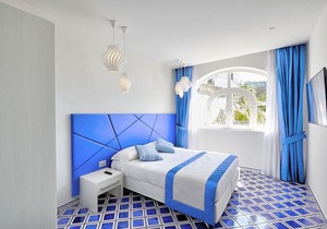 Villa Clarice A, fully refundable with voucher*: A bright and sunny apartment in a quiet position, located on a hillside above the sea, with Free WI-FI. in Amalfi