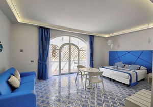Villa Clarice D, fully refundable with voucher*: An elegant and modern studio apartment in a quiet position, located on a hillside above the sea, with Free WI-FI. in Amalfi