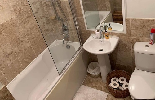 Callendar Condo | Lovely 2 bedroom 2 bathroom condo