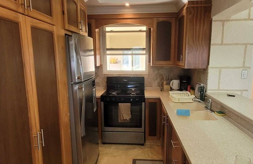 Trents Apartment | 2-bedroom apartment in charming Saint Peter with AC