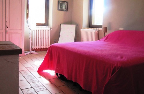 Penne Other | 2 Bedroom Farmhouse in spacious Grounds, including gardens, woodland and river.
