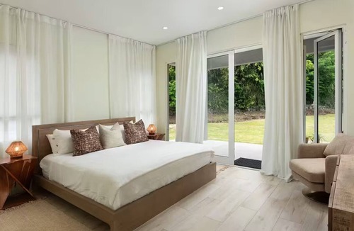 Deanes House | 3-Bedroom Pool/Garden Modern West Coast Villa