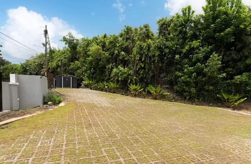 Deanes House | 3-Bedroom Pool/Garden Modern West Coast Villa