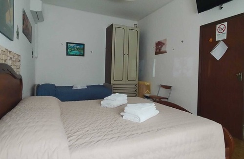 Cotignola Bed & Breakfast | 3 km from Maria Cecilia Hospital, La Casetta Di Cotignola BnB