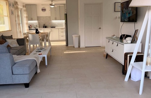 Porters Apartment | 3BR Holetown Near to Beach, Mango Court - by ZenBreak