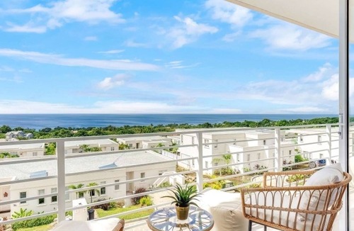 Merlin Bay Apartment | 40 Westmoreland Hills