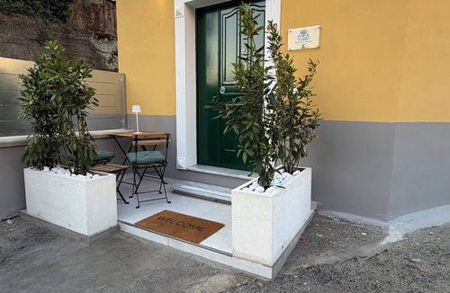 Torre del Greco Apartment | A stylish and cozy studio apartment, equipped with all the amenities.