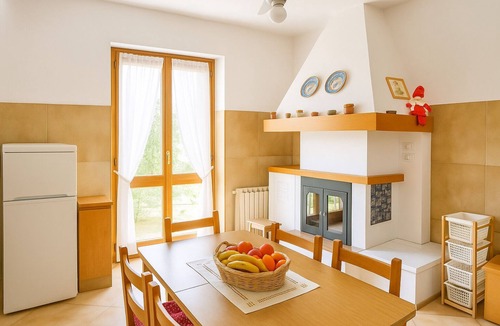 Montelaguardia House | Amid olive trees, BBQ, garden, parking, 10 min to centre & motorway